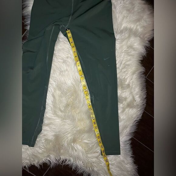 Nike Pro Intertwist 2.0 L olive green leggings sz XL - Picture 10 of 10